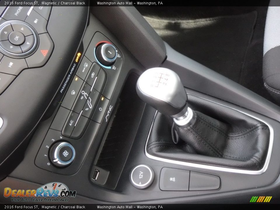 2016 Ford Focus ST Magnetic / Charcoal Black Photo #18
