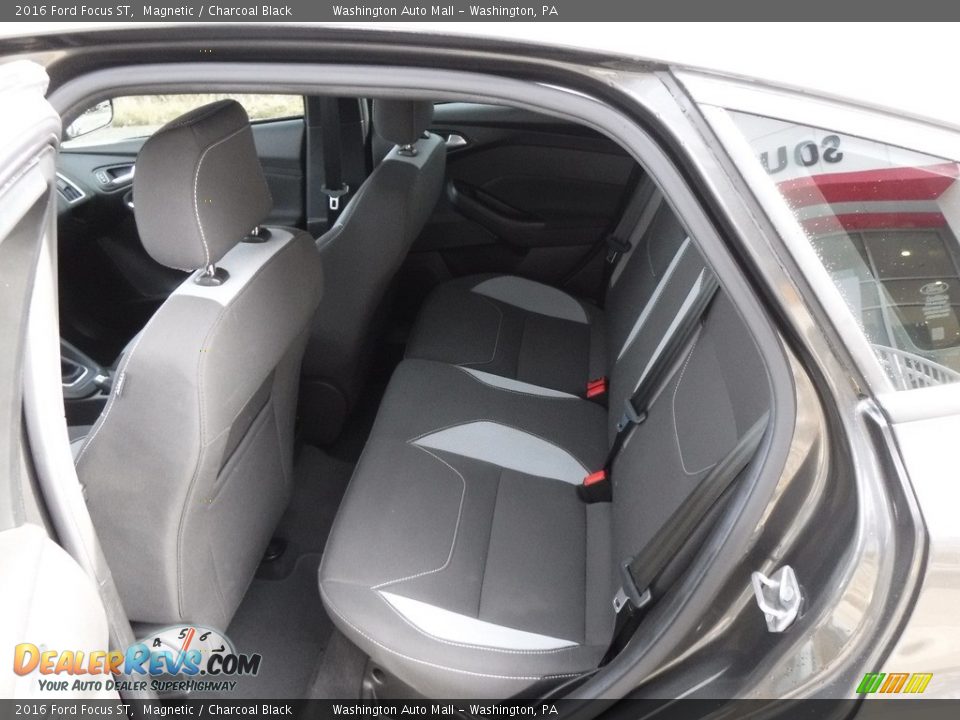 2016 Ford Focus ST Magnetic / Charcoal Black Photo #27
