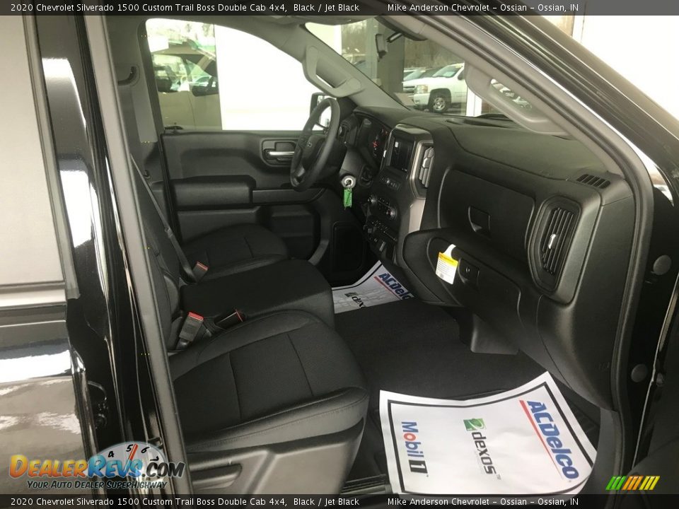 2020 Chevrolet Silverado 1500 Custom Trail Boss Double Cab 4x4 Black / Jet Black Photo #12