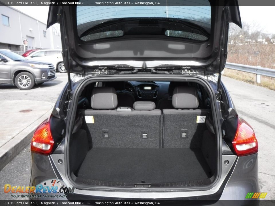 2016 Ford Focus ST Magnetic / Charcoal Black Photo #28