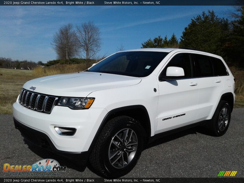 2020 Jeep Grand Cherokee Laredo 4x4 Bright White / Black Photo #2