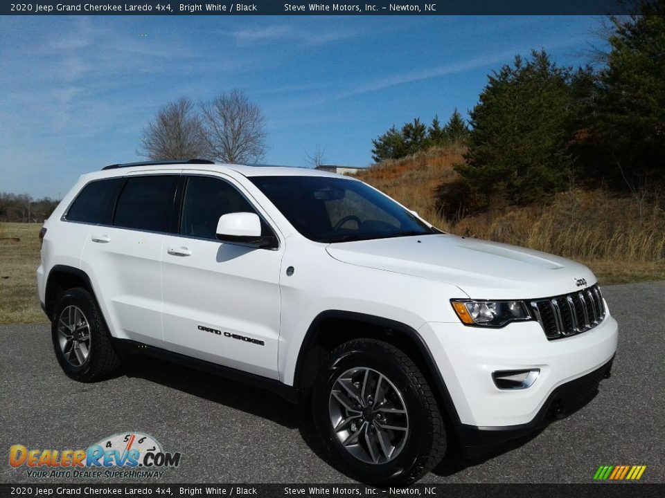 2020 Jeep Grand Cherokee Laredo 4x4 Bright White / Black Photo #4
