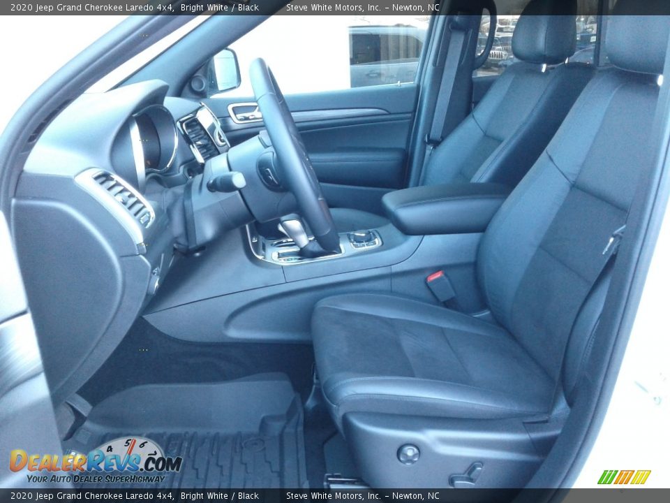 2020 Jeep Grand Cherokee Laredo 4x4 Bright White / Black Photo #10