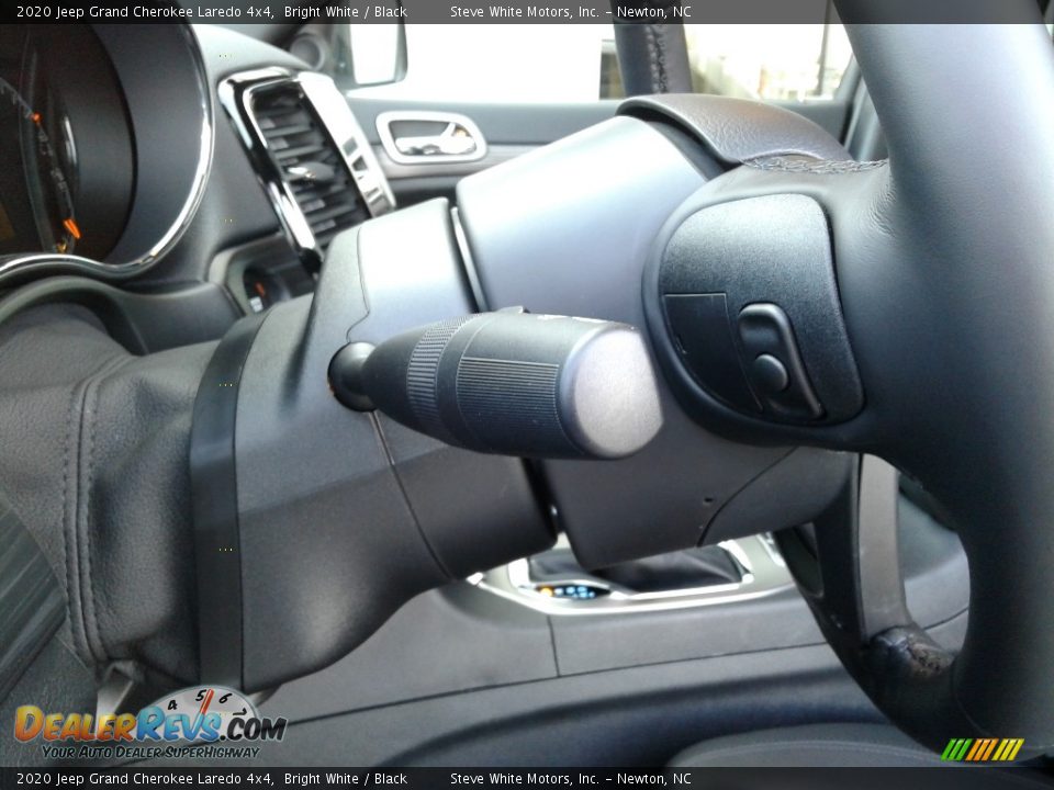 2020 Jeep Grand Cherokee Laredo 4x4 Bright White / Black Photo #12