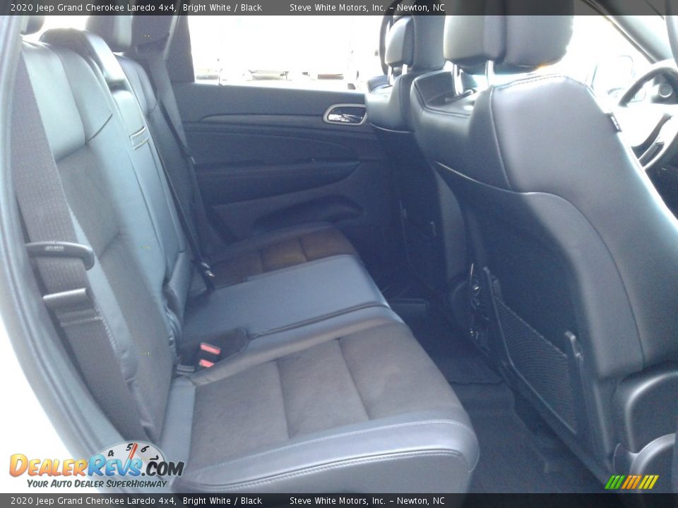 2020 Jeep Grand Cherokee Laredo 4x4 Bright White / Black Photo #18