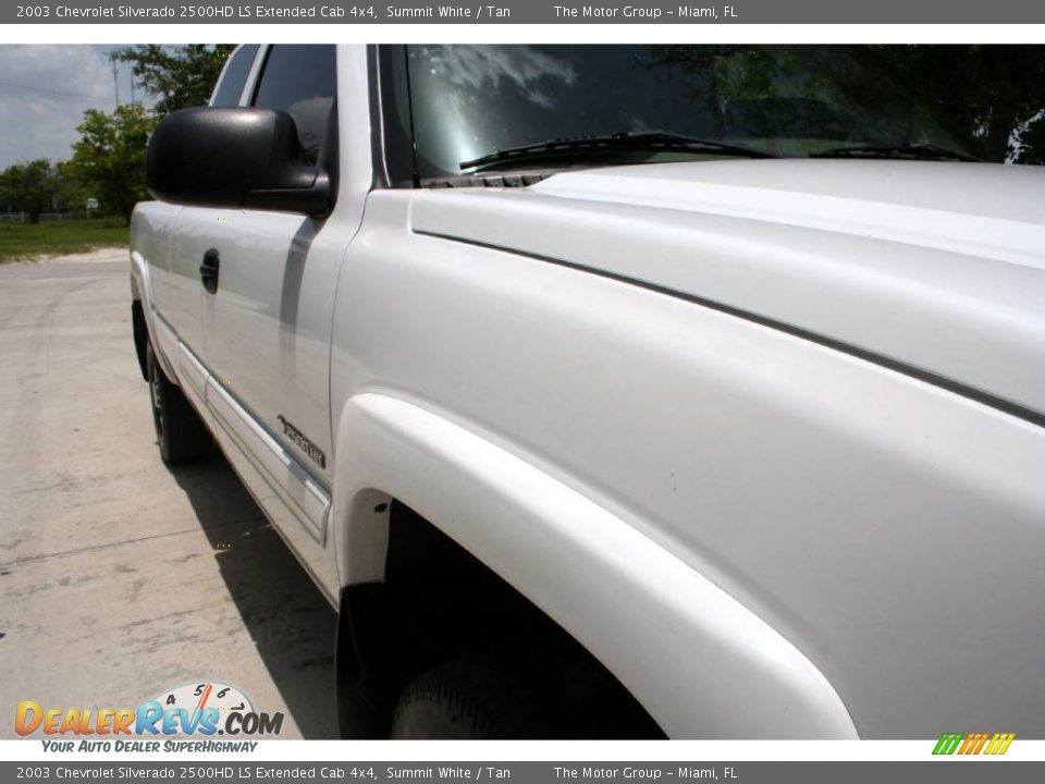 2003 Chevrolet Silverado 2500HD LS Extended Cab 4x4 Summit White / Tan Photo #24
