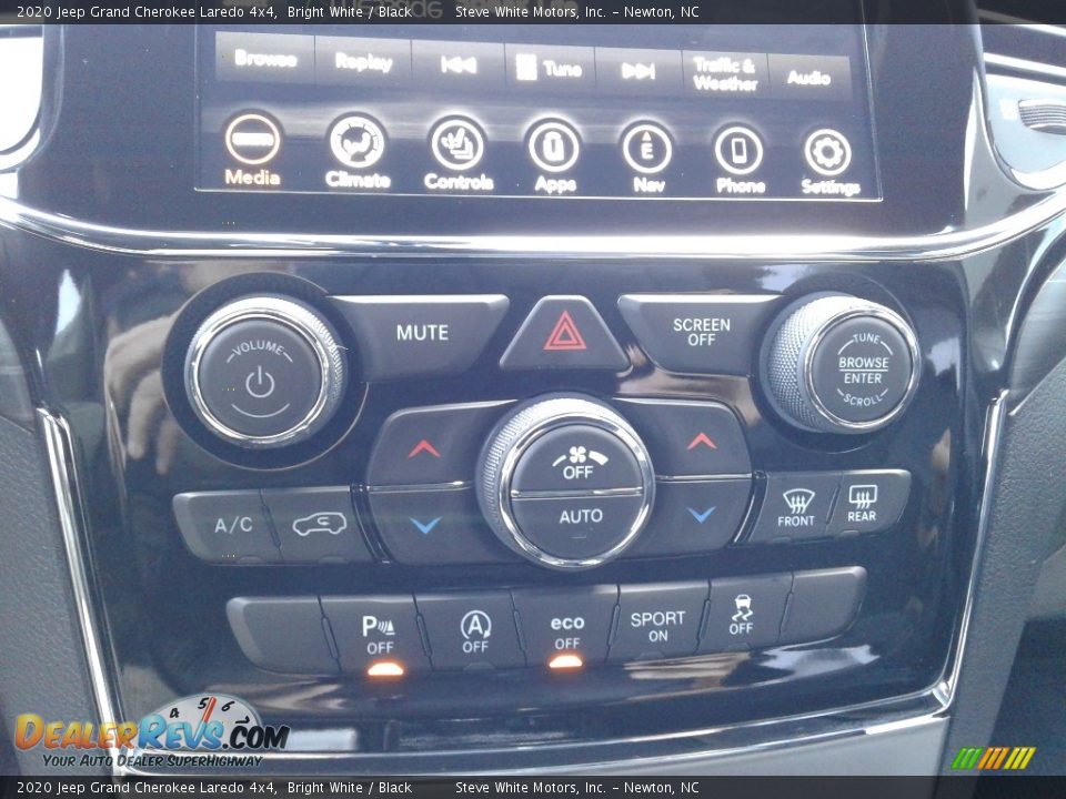 2020 Jeep Grand Cherokee Laredo 4x4 Bright White / Black Photo #28