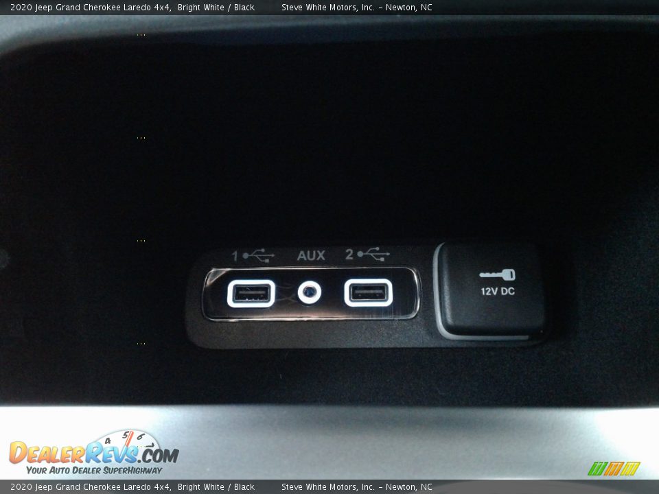 2020 Jeep Grand Cherokee Laredo 4x4 Bright White / Black Photo #29