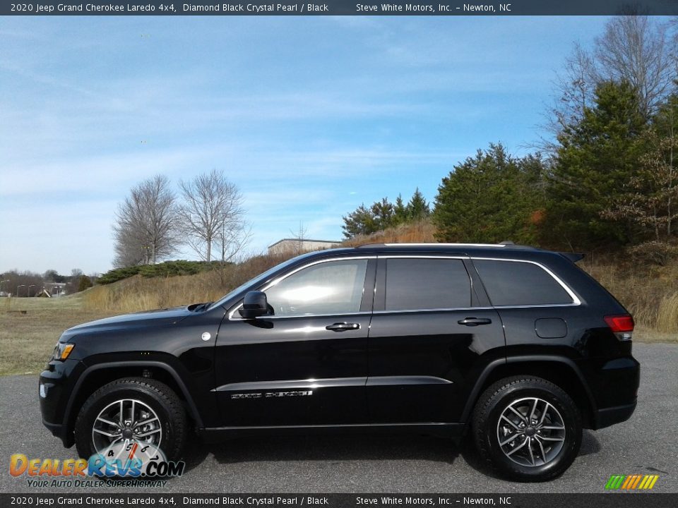 2020 Jeep Grand Cherokee Laredo 4x4 Diamond Black Crystal Pearl / Black Photo #1