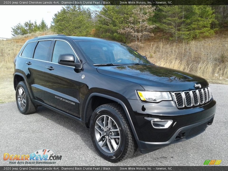 2020 Jeep Grand Cherokee Laredo 4x4 Diamond Black Crystal Pearl / Black Photo #4