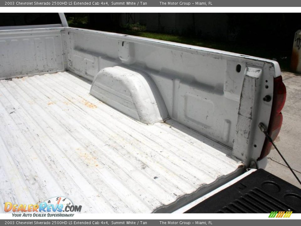 2003 Chevrolet Silverado 2500HD LS Extended Cab 4x4 Summit White / Tan Photo #31