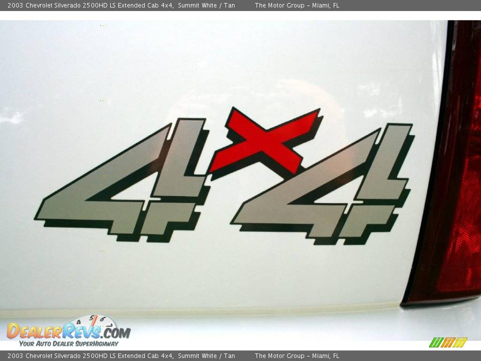 2003 Chevrolet Silverado 2500HD LS Extended Cab 4x4 Summit White / Tan Photo #33