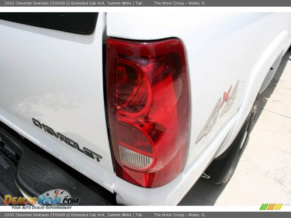 2003 Chevrolet Silverado 2500HD LS Extended Cab 4x4 Summit White / Tan Photo #36