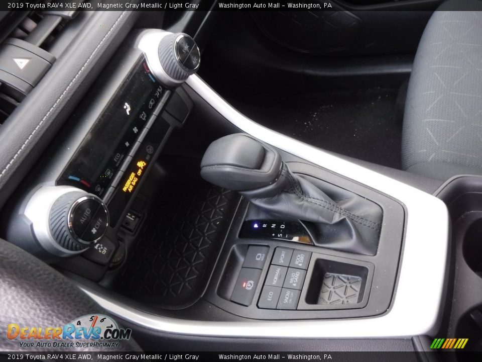 2019 Toyota RAV4 XLE AWD Magnetic Gray Metallic / Light Gray Photo #17