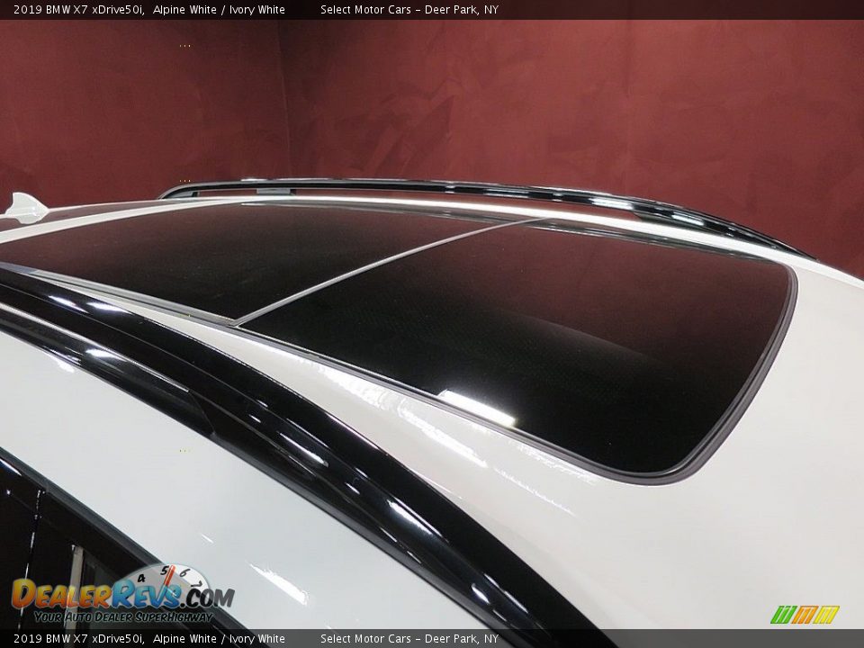 Sunroof of 2019 BMW X7 xDrive50i Photo #15