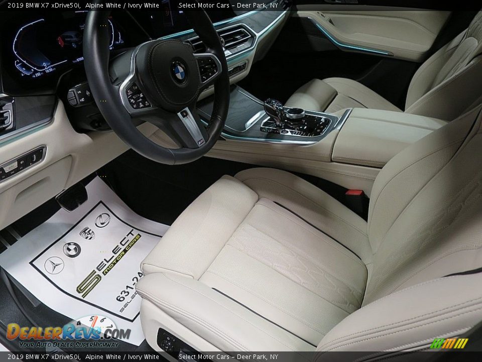 Front Seat of 2019 BMW X7 xDrive50i Photo #17