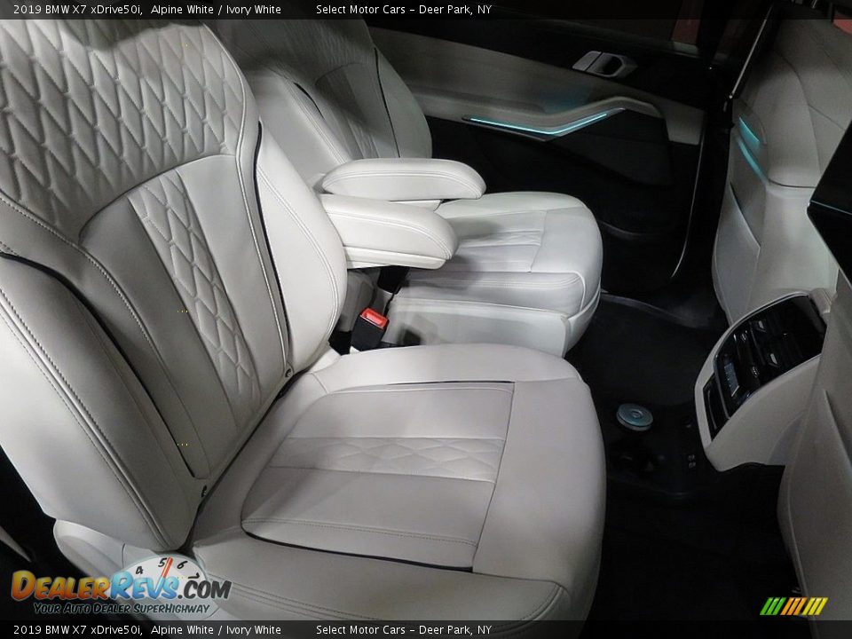 Rear Seat of 2019 BMW X7 xDrive50i Photo #27