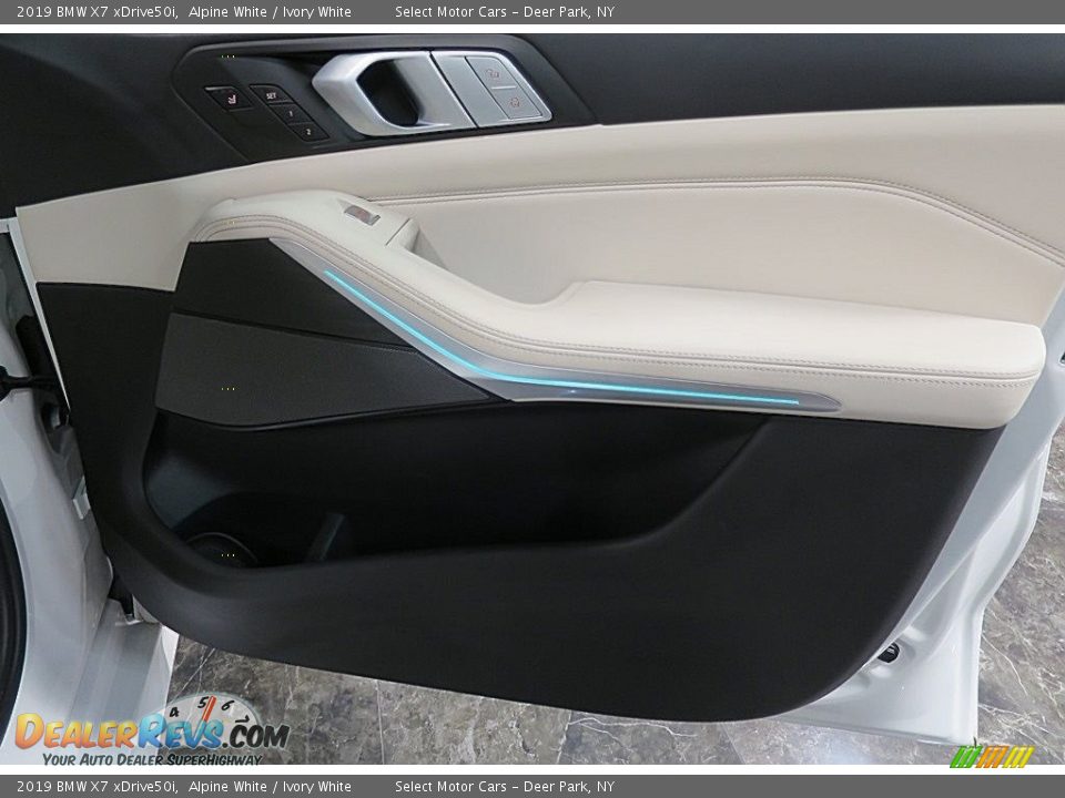 Door Panel of 2019 BMW X7 xDrive50i Photo #34