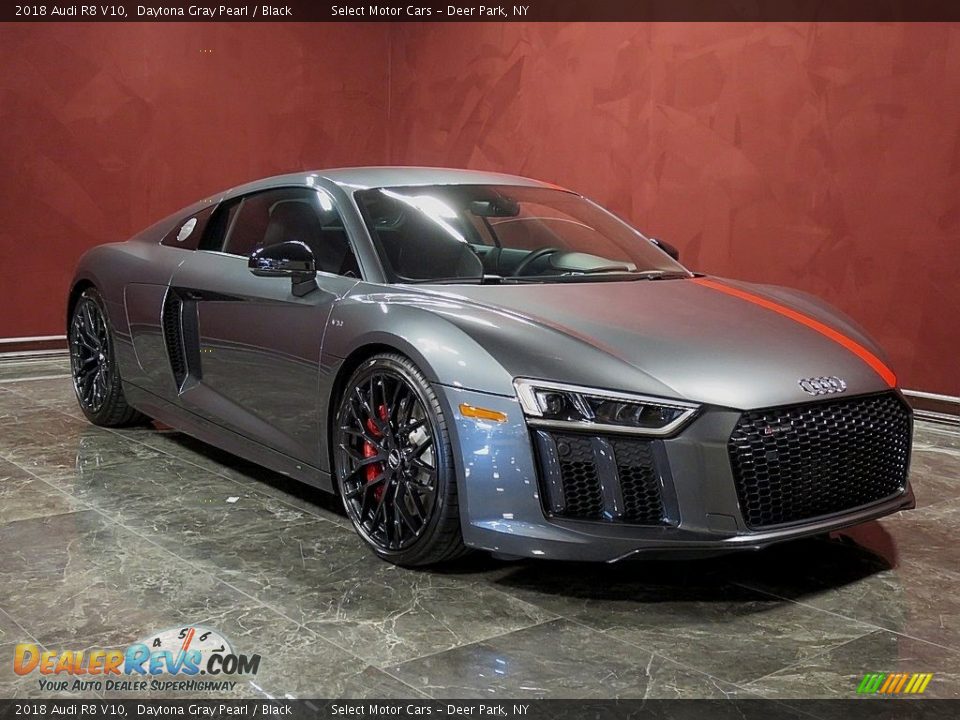 Front 3/4 View of 2018 Audi R8 V10 Photo #3