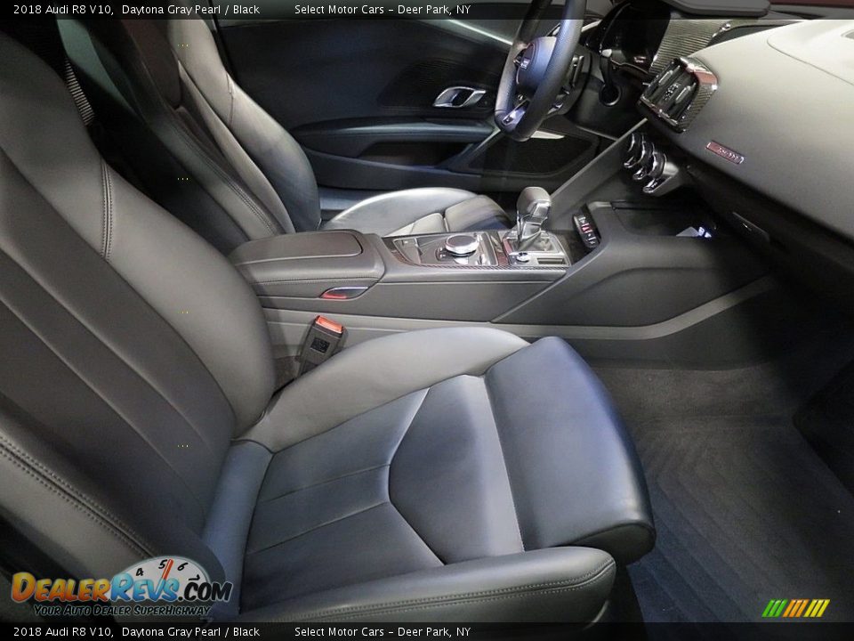 Front Seat of 2018 Audi R8 V10 Photo #18