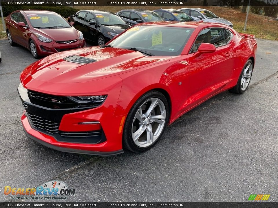 Front 3/4 View of 2019 Chevrolet Camaro SS Coupe Photo #2