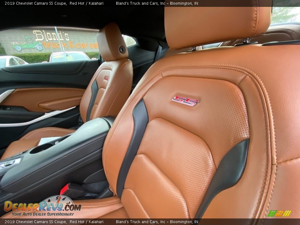 Front Seat of 2019 Chevrolet Camaro SS Coupe Photo #13
