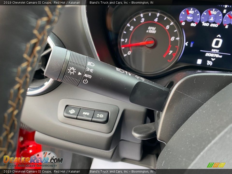 Controls of 2019 Chevrolet Camaro SS Coupe Photo #17