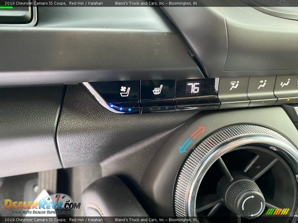Controls of 2019 Chevrolet Camaro SS Coupe Photo #26