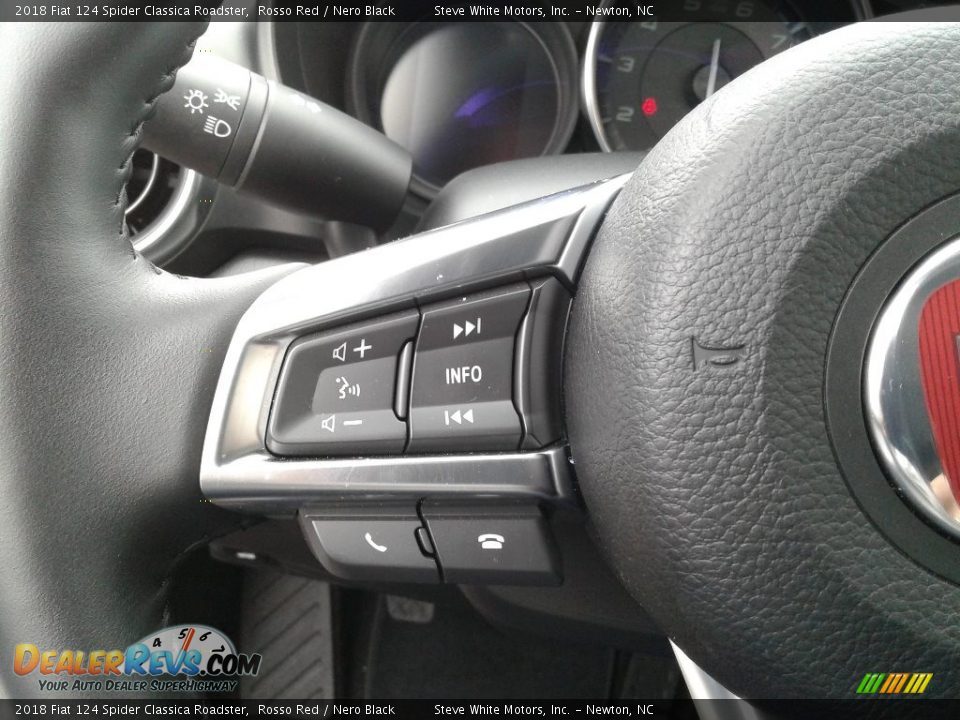 2018 Fiat 124 Spider Classica Roadster Steering Wheel Photo #13