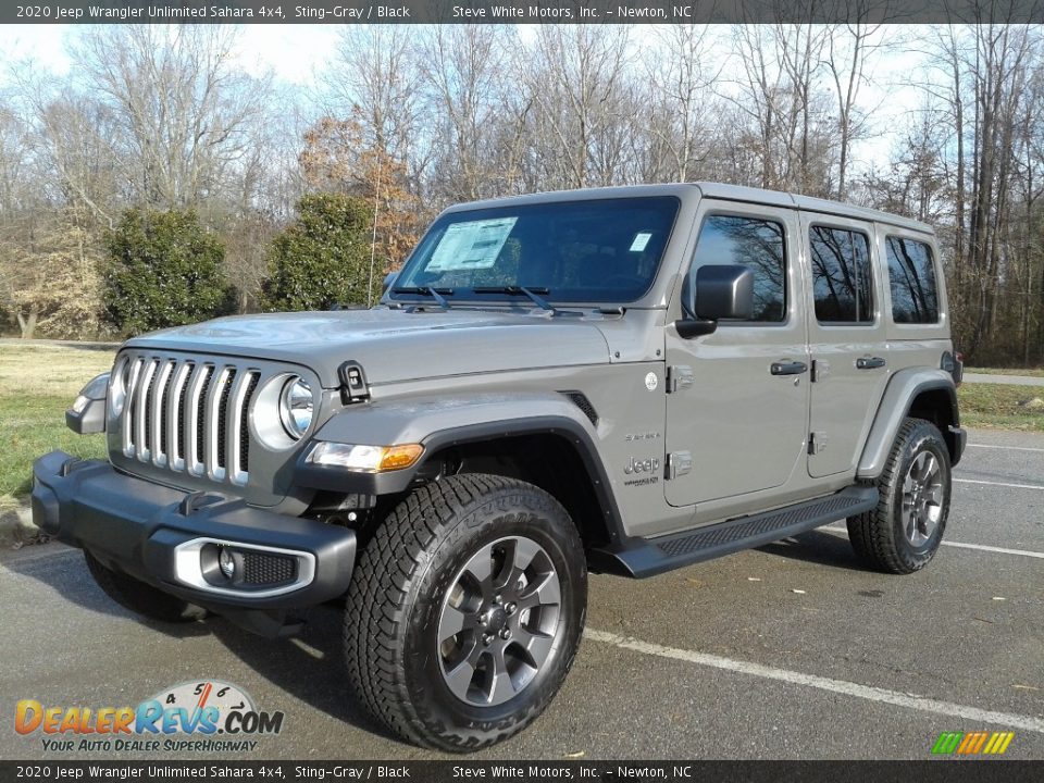 Front 3/4 View of 2020 Jeep Wrangler Unlimited Sahara 4x4 Photo #2