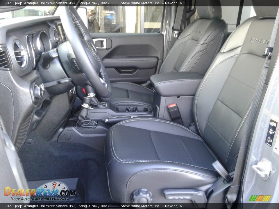 Front Seat of 2020 Jeep Wrangler Unlimited Sahara 4x4 Photo #10
