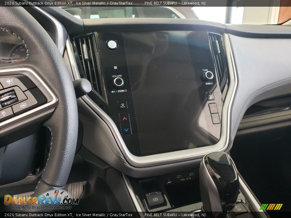 Controls of 2020 Subaru Outback Onyx Edition XT Photo #9