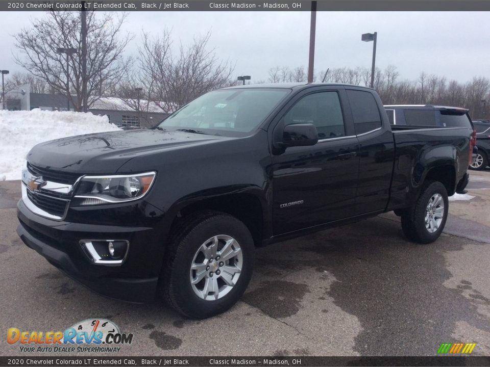 Front 3/4 View of 2020 Chevrolet Colorado LT Extended Cab Photo #5