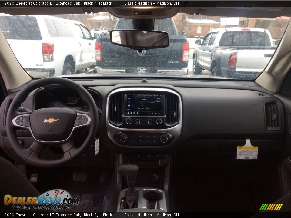 Dashboard of 2020 Chevrolet Colorado LT Extended Cab Photo #14