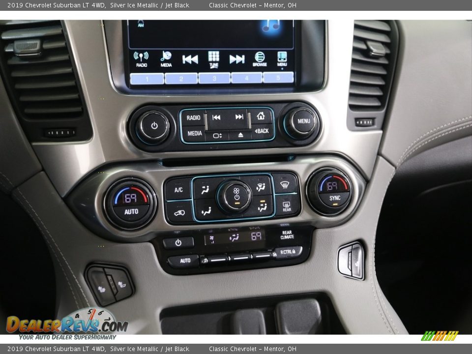 2019 Chevrolet Suburban LT 4WD Silver Ice Metallic / Jet Black Photo #14