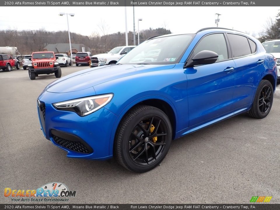 Front 3/4 View of 2020 Alfa Romeo Stelvio TI Sport AWD Photo #2