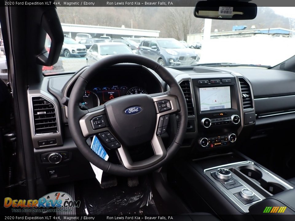 Front Seat of 2020 Ford Expedition XLT 4x4 Photo #16