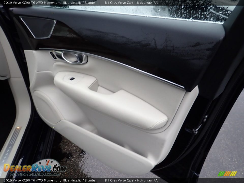 2019 Volvo XC90 T6 AWD Momentum Blue Metallic / Blonde Photo #13