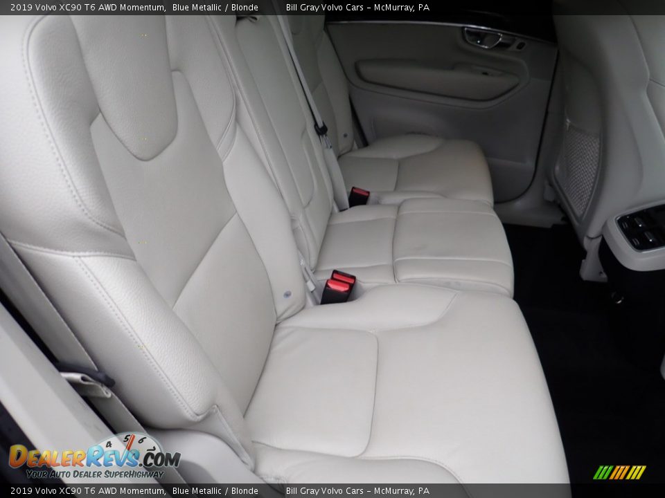 2019 Volvo XC90 T6 AWD Momentum Blue Metallic / Blonde Photo #14