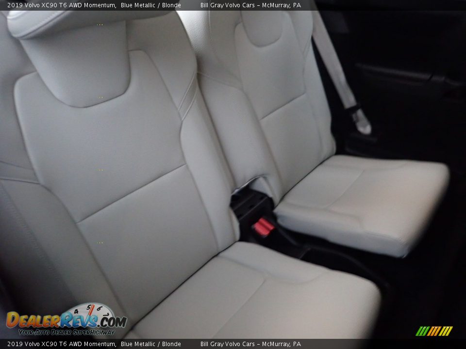 2019 Volvo XC90 T6 AWD Momentum Blue Metallic / Blonde Photo #15