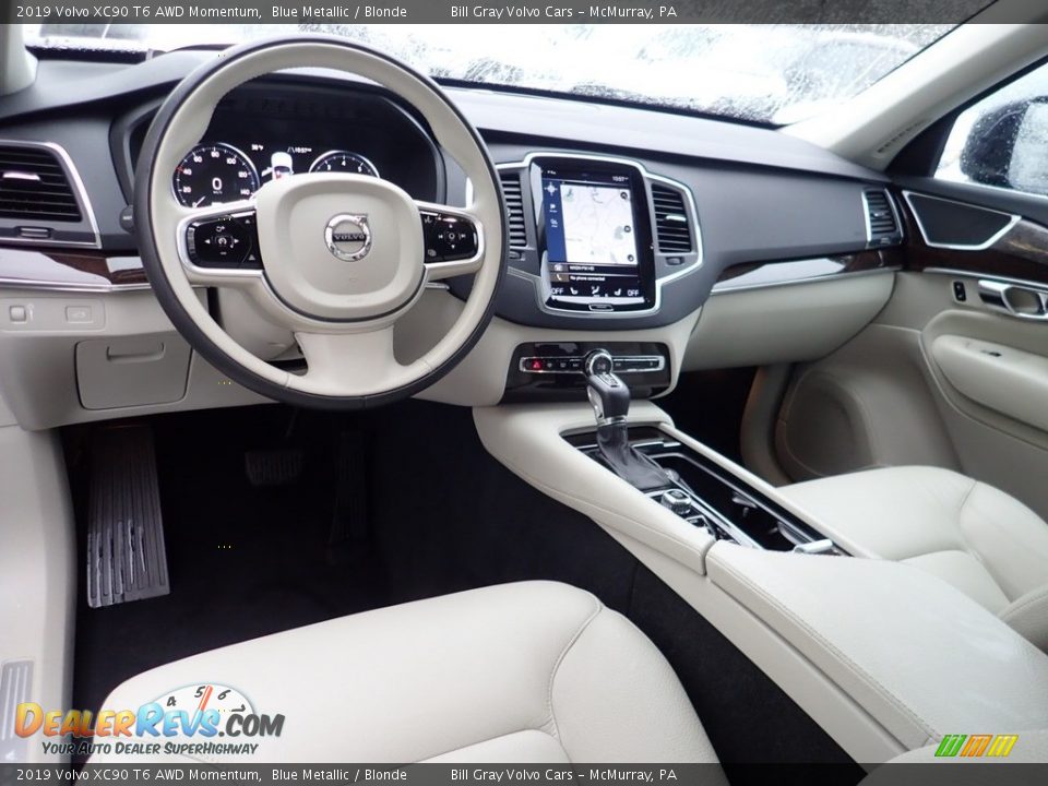 2019 Volvo XC90 T6 AWD Momentum Blue Metallic / Blonde Photo #18