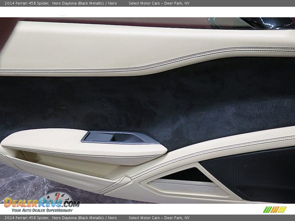 Door Panel of 2014 Ferrari 458 Spider Photo #27