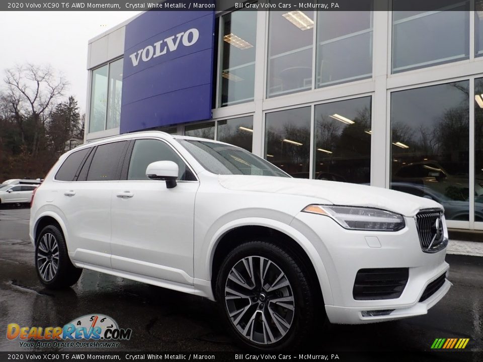 Front 3/4 View of 2020 Volvo XC90 T6 AWD Momentum Photo #1