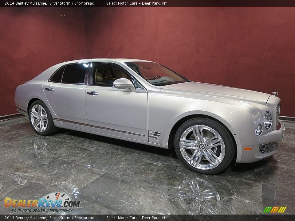 Front 3/4 View of 2014 Bentley Mulsanne  Photo #5