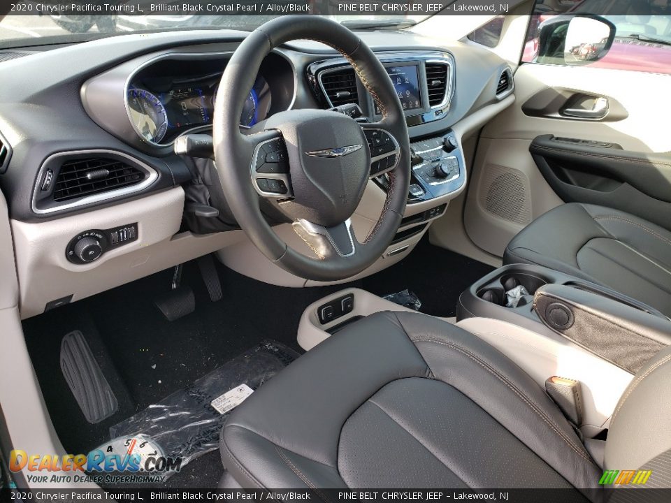 2020 Chrysler Pacifica Touring L Brilliant Black Crystal Pearl / Alloy/Black Photo #8