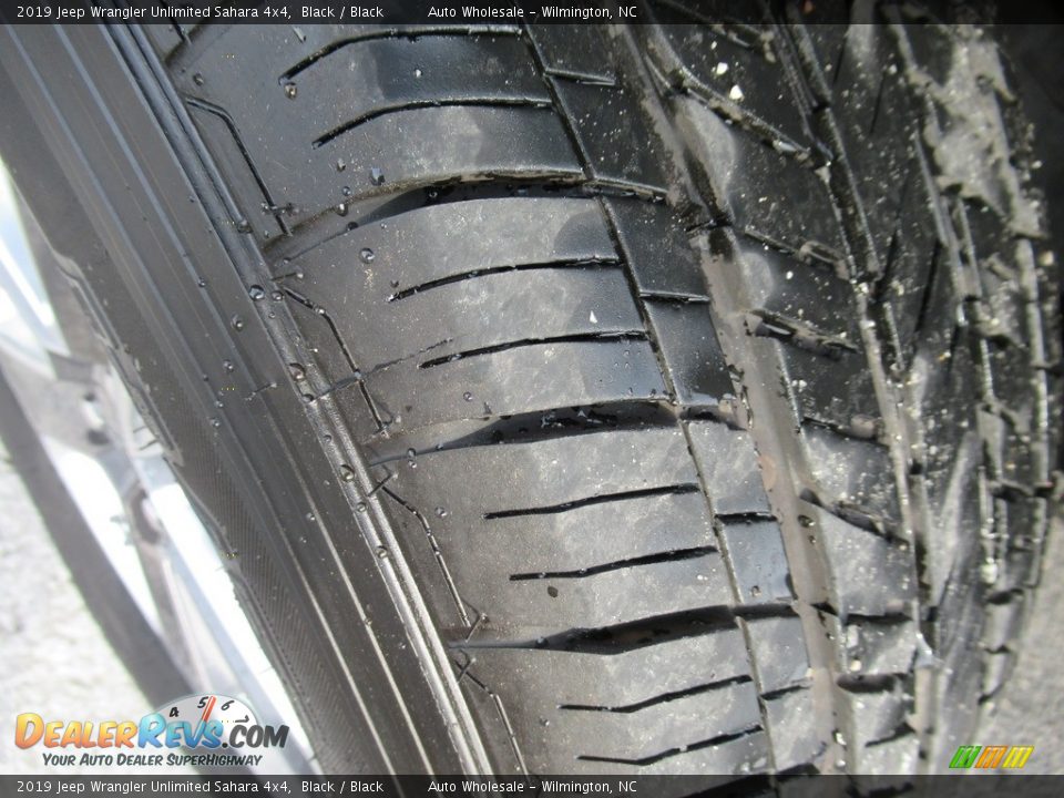 2019 Jeep Wrangler Unlimited Sahara 4x4 Black / Black Photo #9