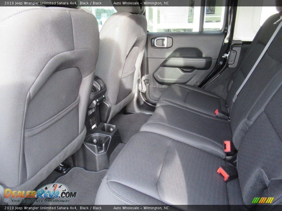 2019 Jeep Wrangler Unlimited Sahara 4x4 Black / Black Photo #12