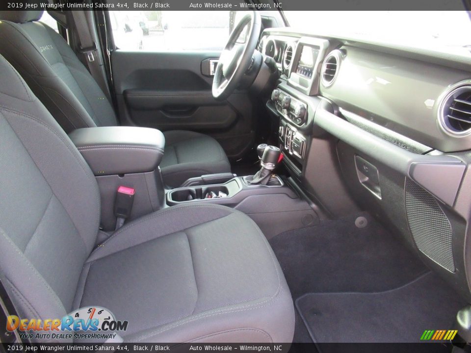 2019 Jeep Wrangler Unlimited Sahara 4x4 Black / Black Photo #13