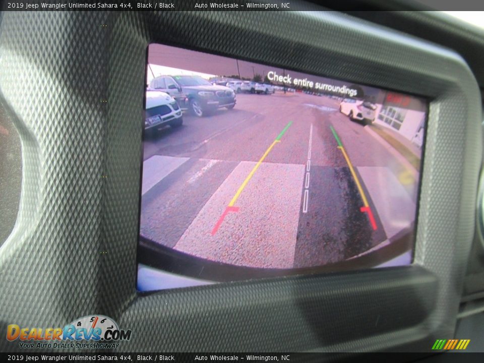 2019 Jeep Wrangler Unlimited Sahara 4x4 Black / Black Photo #17