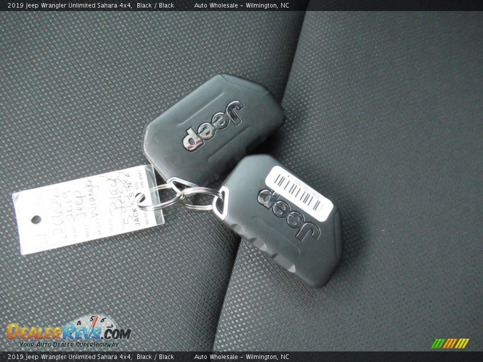 2019 Jeep Wrangler Unlimited Sahara 4x4 Black / Black Photo #20